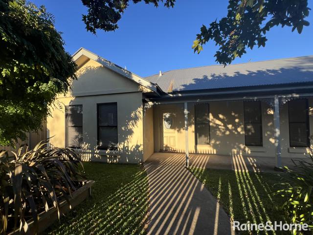 90 Edward Street, NSW 2800