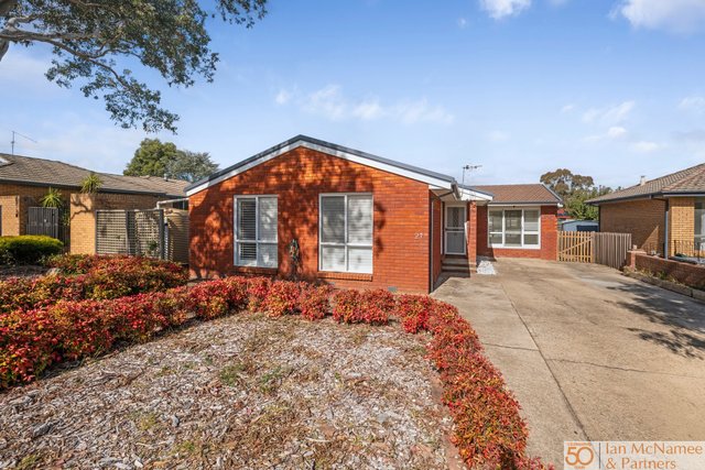 27 Ullamulla Crescent, NSW 2620