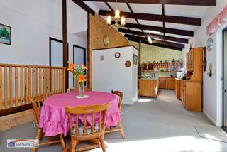 Dining Area & Kitchen