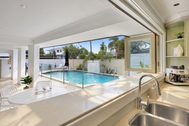 18 Dabchick Drive, QLD 4220