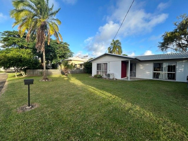 9 Holmes Dr, QLD 4740