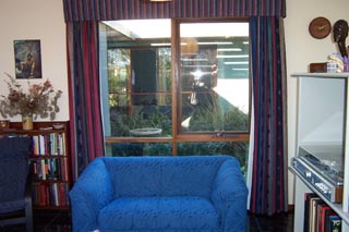lounge to courtyard