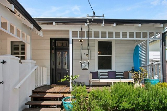 11 Eastbourne Street, WA 6012