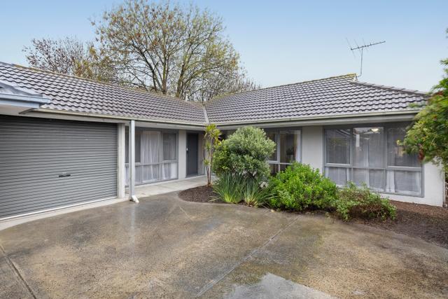 2/17 Catherine Parade, VIC 3199