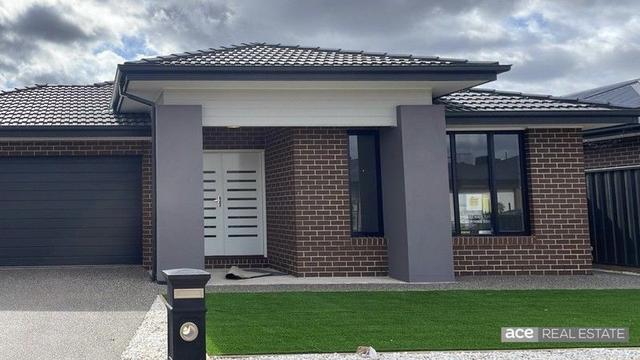 81 Castlecrag Way, VIC 3338