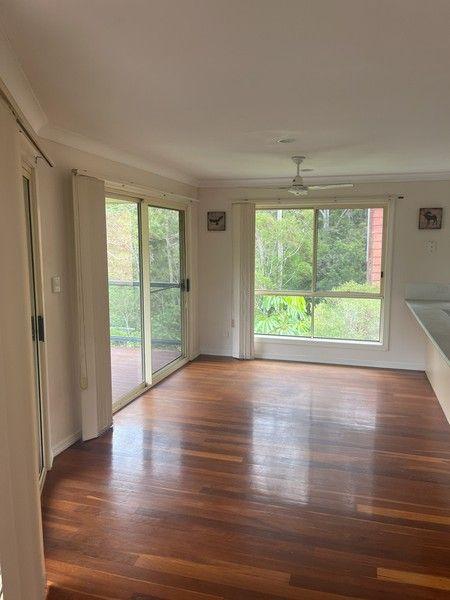 8 Vantage Point Drive, QLD 4220