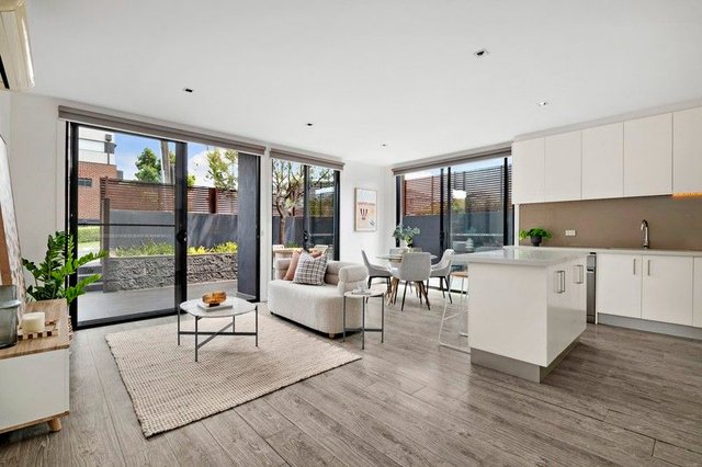1/82 Hopetoun Avenue, VIC 3055