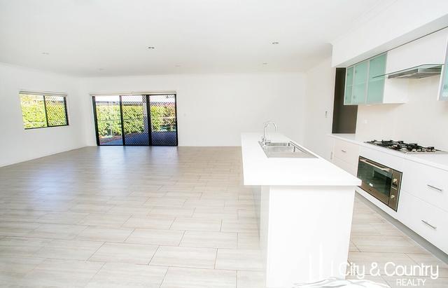 11 Born Court, QLD 4825