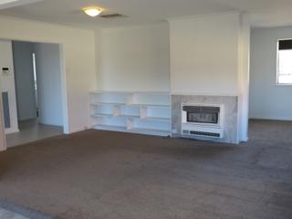 Lounge Room (2017-06-02)