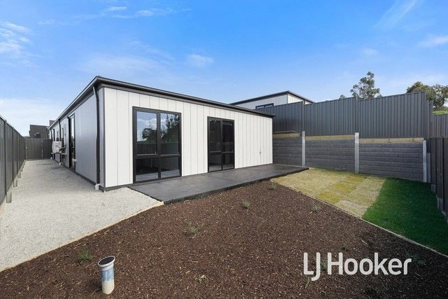 8 Jules Way, VIC 3810