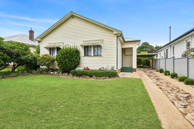 12 Wade Street, NSW 2583