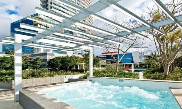 21001/5 Lawson Street, QLD 4215