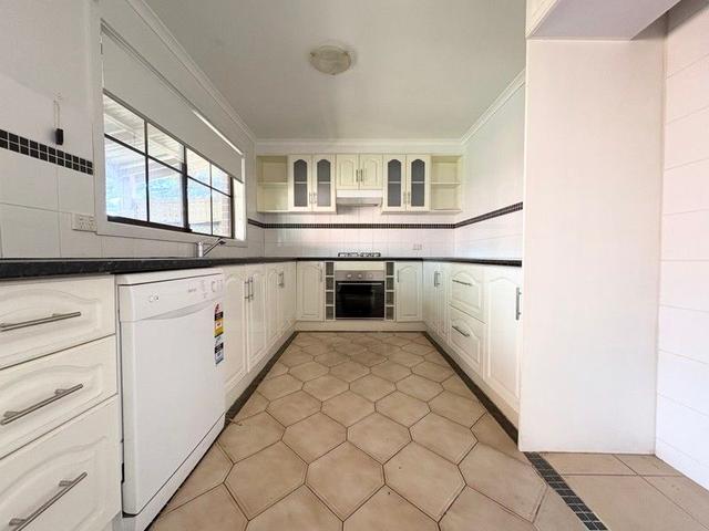 5 Chinnock Court, VIC 3064