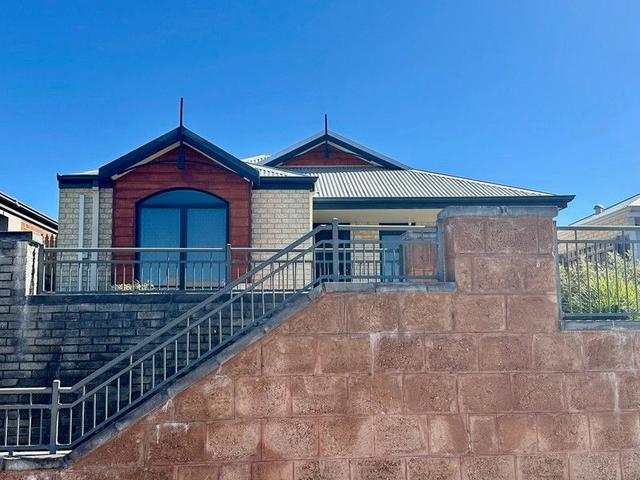 18 Brixton Crescent, WA 6069