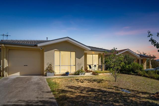 4 Hoff Place, ACT 2615