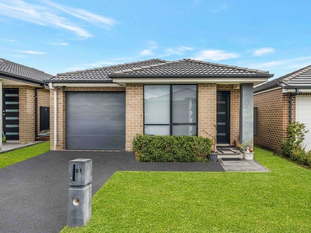 51 Coral Flame Circuit, NSW 2557