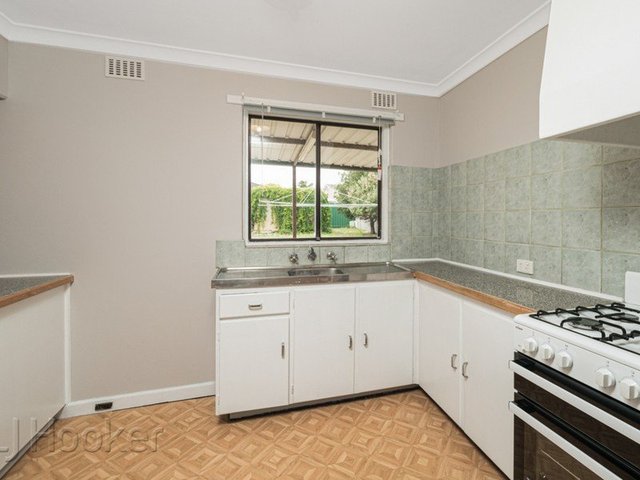 19 Devenish Road, WA 6054