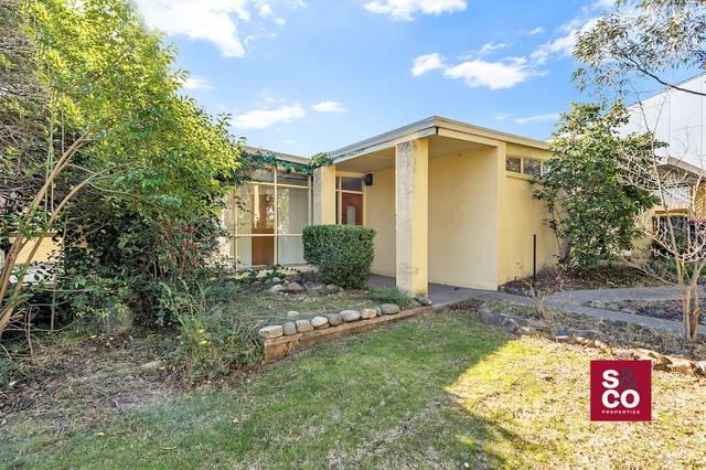 32 Hopetoun Circuit, ACT 2600