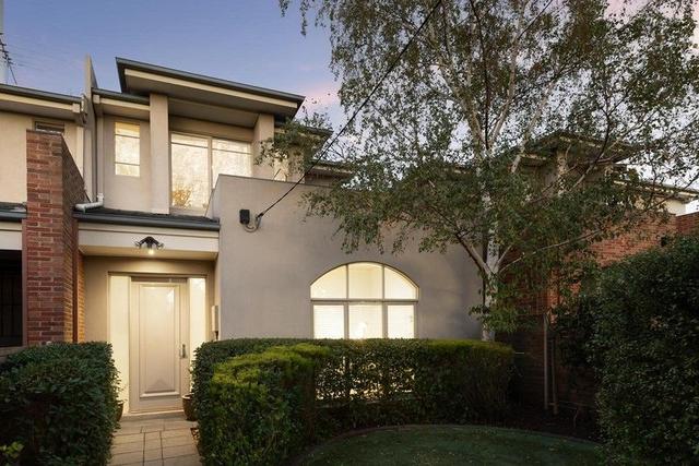 2/10 Loxton Street, VIC 3101