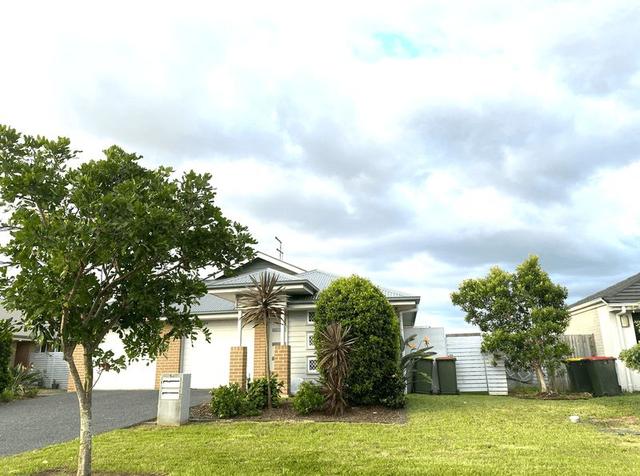 2/18 Butler Crescent, QLD 4510