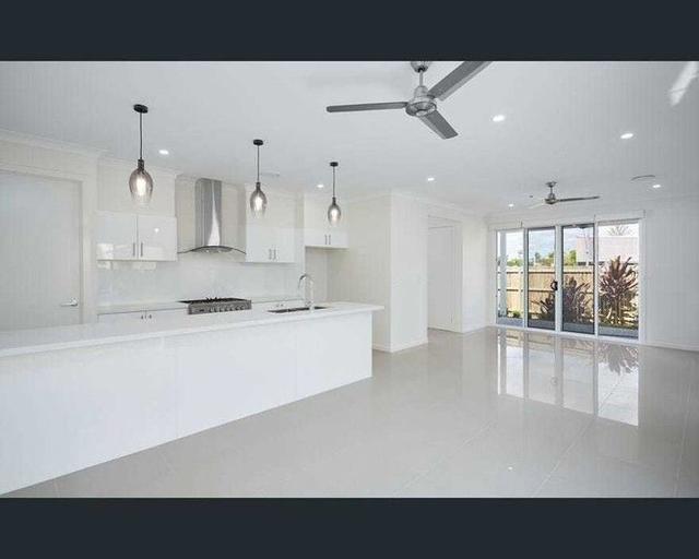 27 Via Roma, QLD 4217