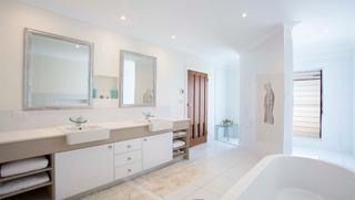 Bathroom (2019-10-11)