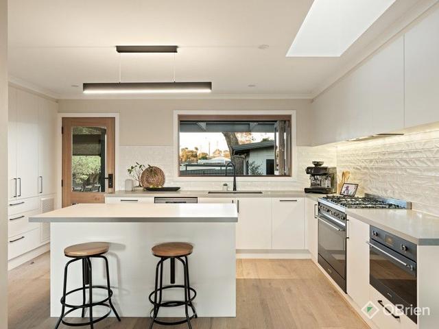 6 Clifton  Grove, VIC 3201
