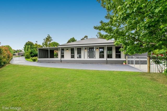 8 Web Court, VIC 3820