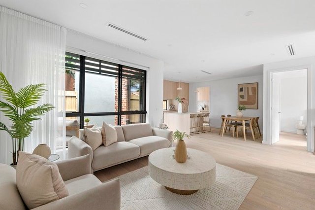 2/8 Arnold  Street, VIC 3057