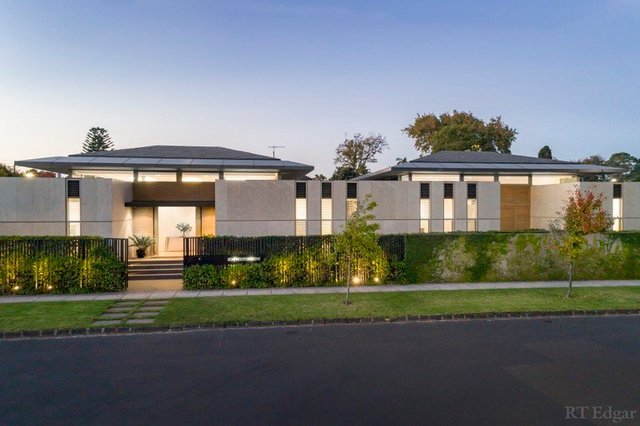 8 Wootton Grove, VIC 3161