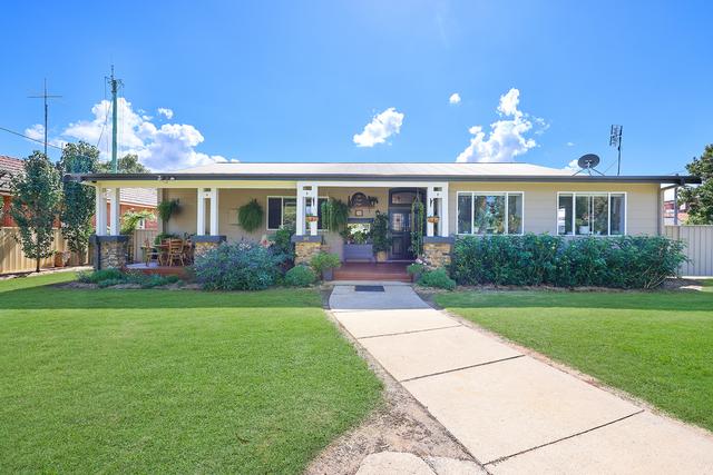 18 Strafford Street, NSW 2346