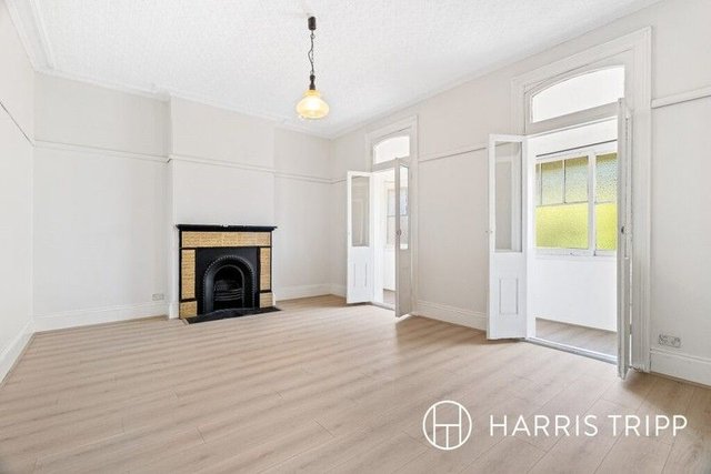 2/18 Carlton Crescent, NSW 2130