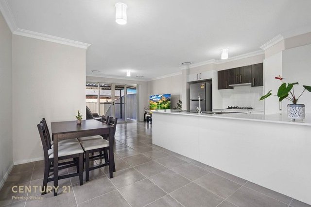90b Easton Avenue, NSW 2570