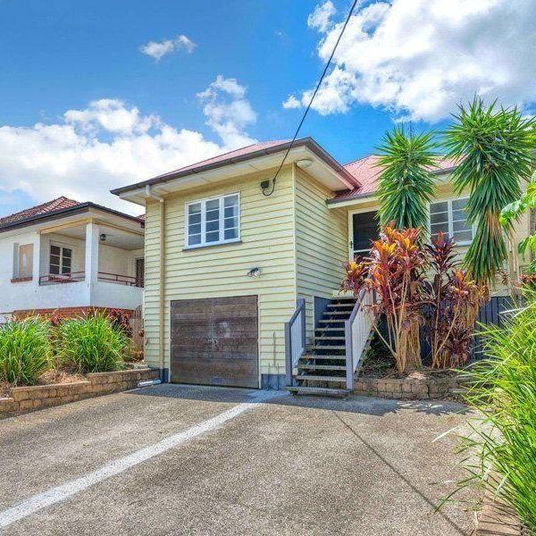 13 Vale Street, QLD 4012