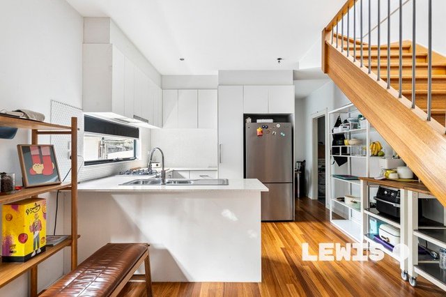 2/30 Sargood Street, VIC 3058