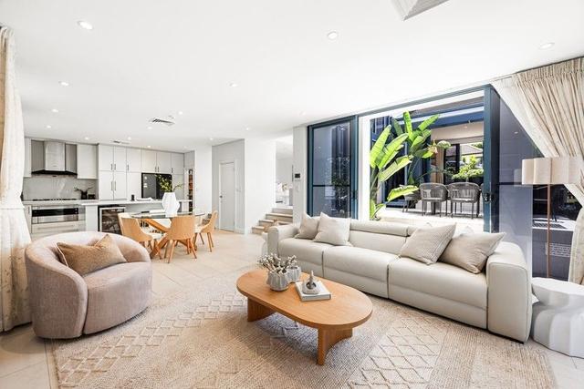 8 Warners Avenue, NSW 2068