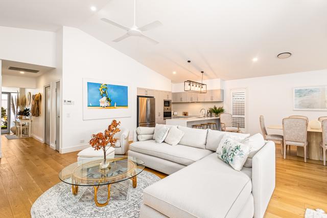 6 Coastline Crescent, NSW 2316