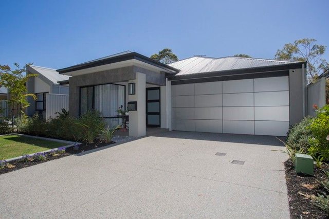 11 Larapinta Parkway, WA 6065