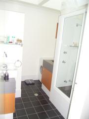 Bathroom (2013-05-23)