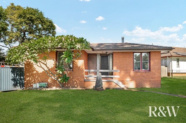 15 De Witt Place, NSW 2770