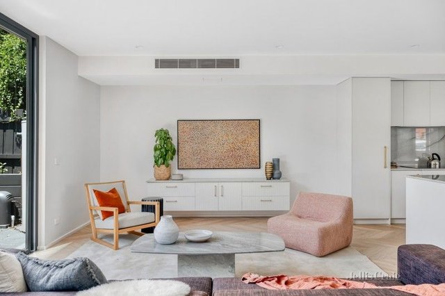 8 Truscott Street, VIC 3057