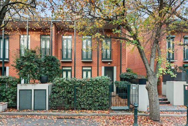 12 Webb Lane, VIC 3002
