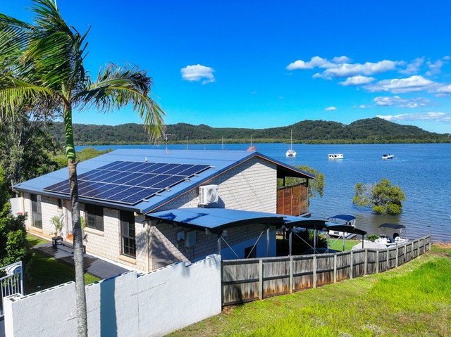 136 Canaipa Point Drive, QLD 4184