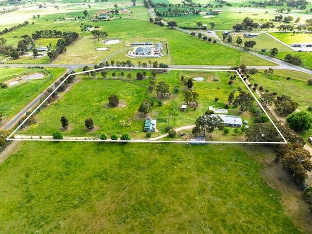 19 Raven Close, NSW 2640