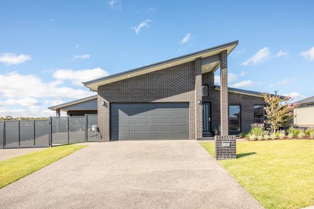 15 Ferrier Drive, NSW 2830