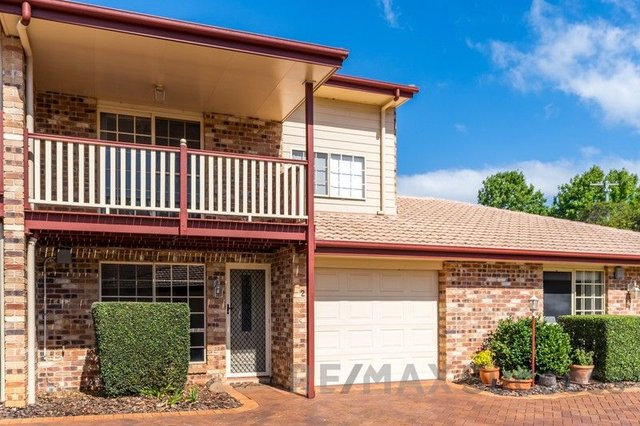 2/228 Mackenzie Street, QLD 4350