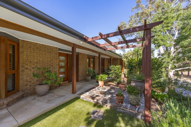 2 Jackie Howe Crescent, ACT 2904