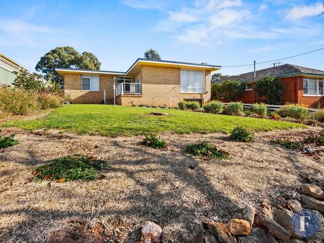 15 White  Street, NSW 2594