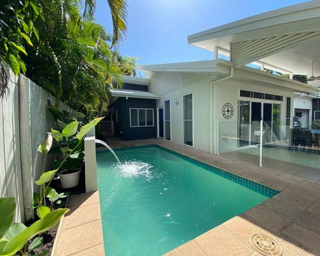 2/3 Upolu Esplanade, QLD 4879