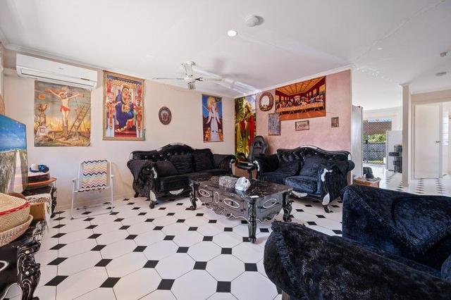 2/167 Olsen Avenue, QLD 4215